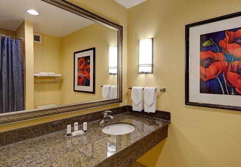 Fairfield Inn & Suites Houston Intercontinental Airport Room photo